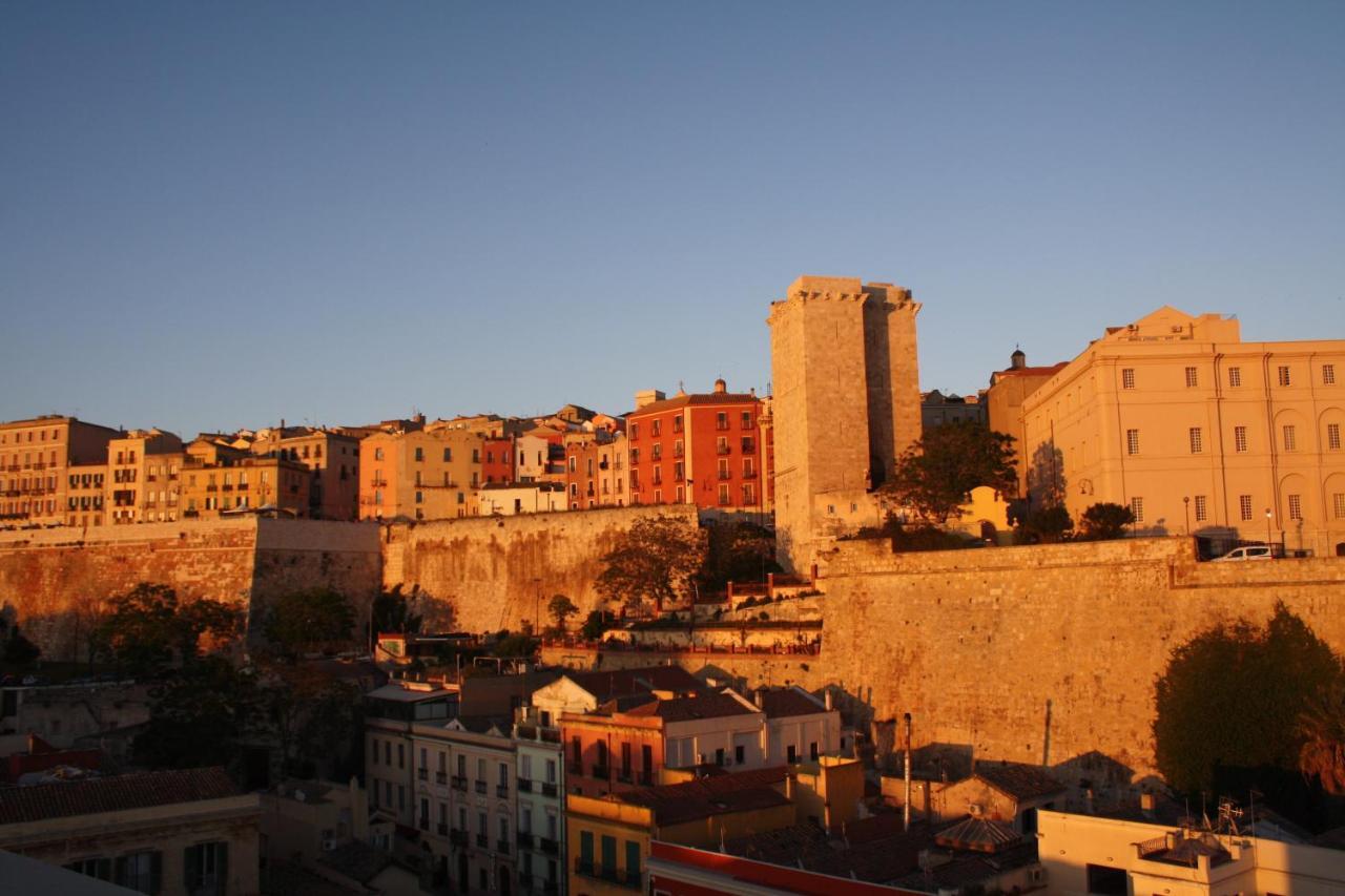 Vista Suites - Piazza Yenne Cagliari Dış mekan fotoğraf
