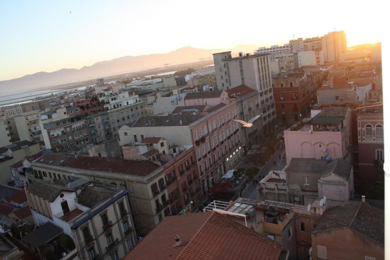 Vista Suites - Piazza Yenne Cagliari Dış mekan fotoğraf